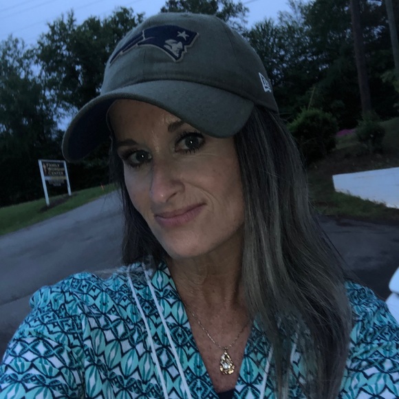 Meet your Posher, Melissa - Picture 1 of 1